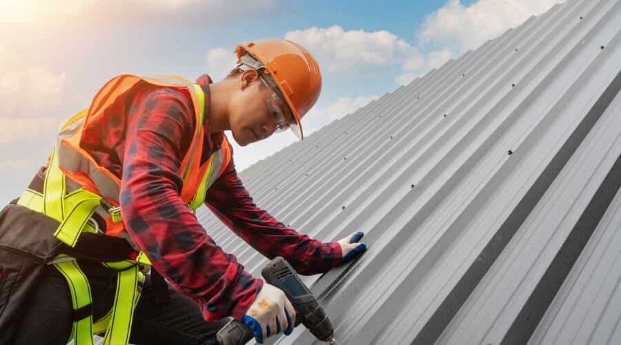 Professional gutter cleaning in Raymond, IL
